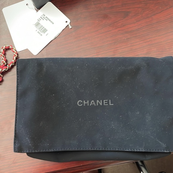 Brand new Chanel bag. Bought in LV Used only a couple of times. - Picture 4 of 5
